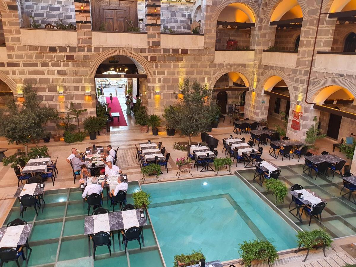 Cesme Kanuni Kervansaray Historical Hotel Экстерьер фото