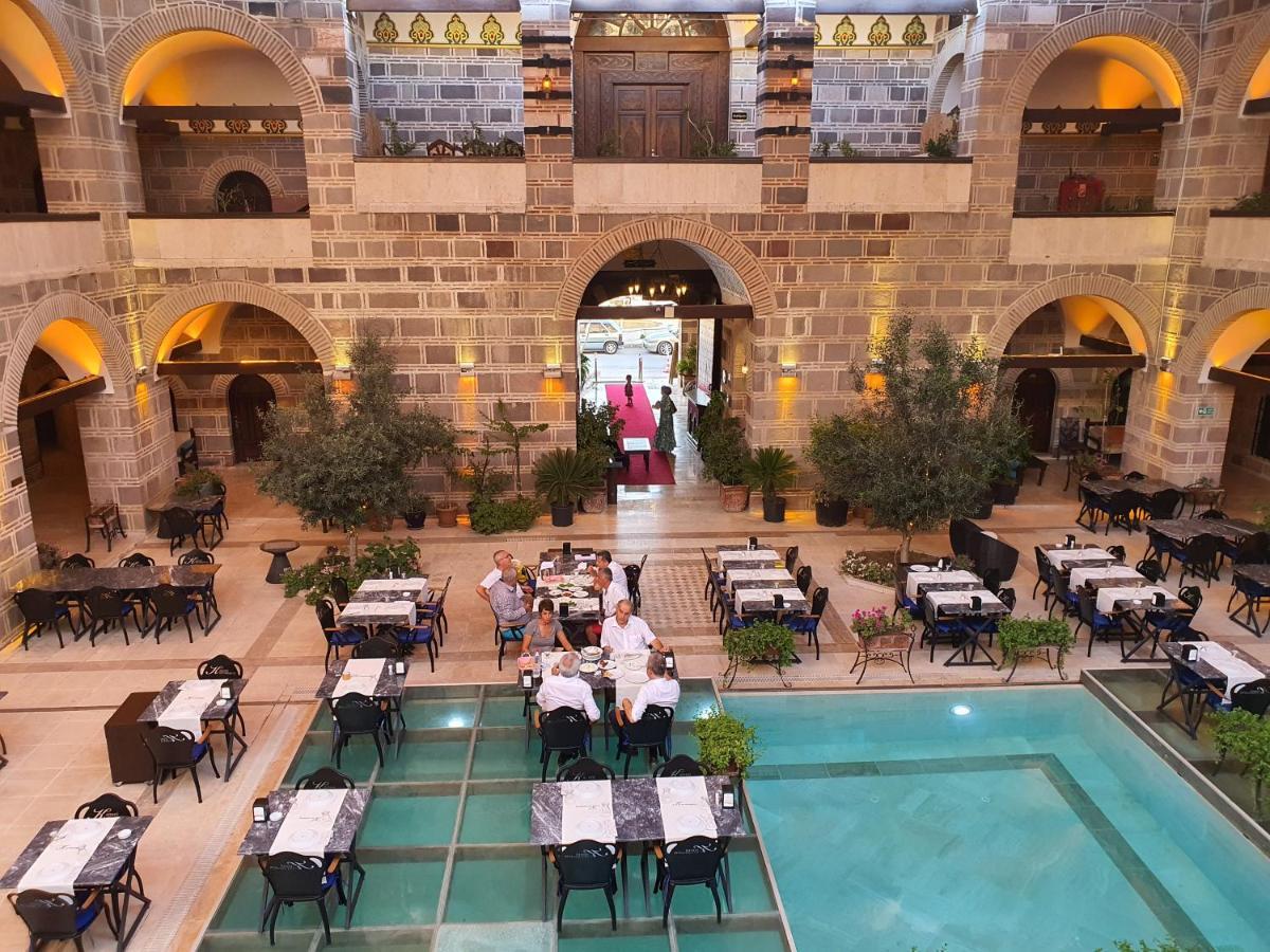 Cesme Kanuni Kervansaray Historical Hotel Экстерьер фото