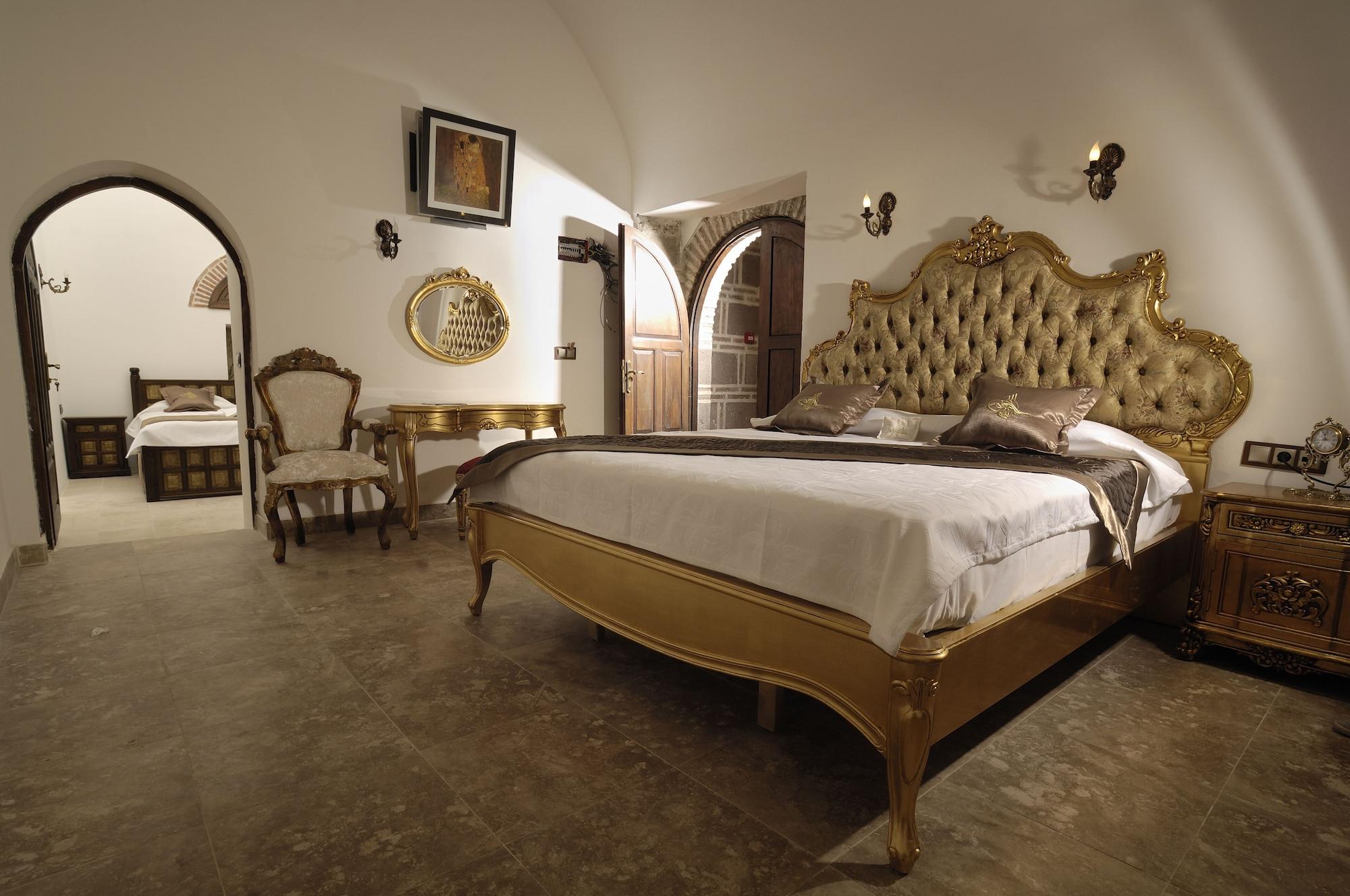 Cesme Kanuni Kervansaray Historical Hotel Номер фото