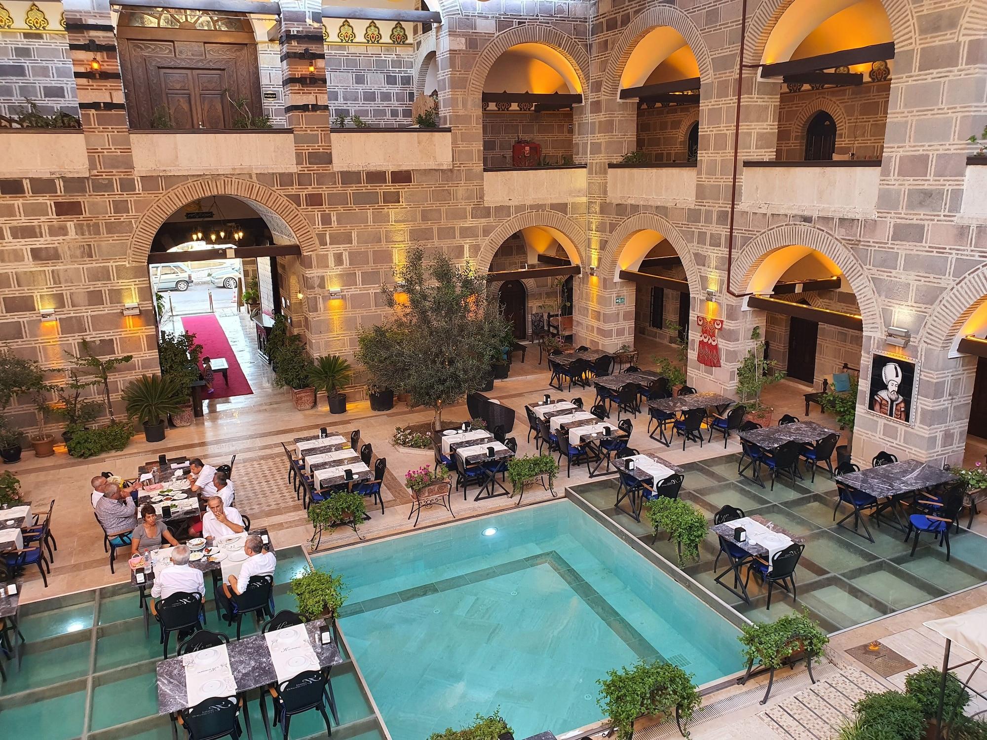 Cesme Kanuni Kervansaray Historical Hotel Экстерьер фото