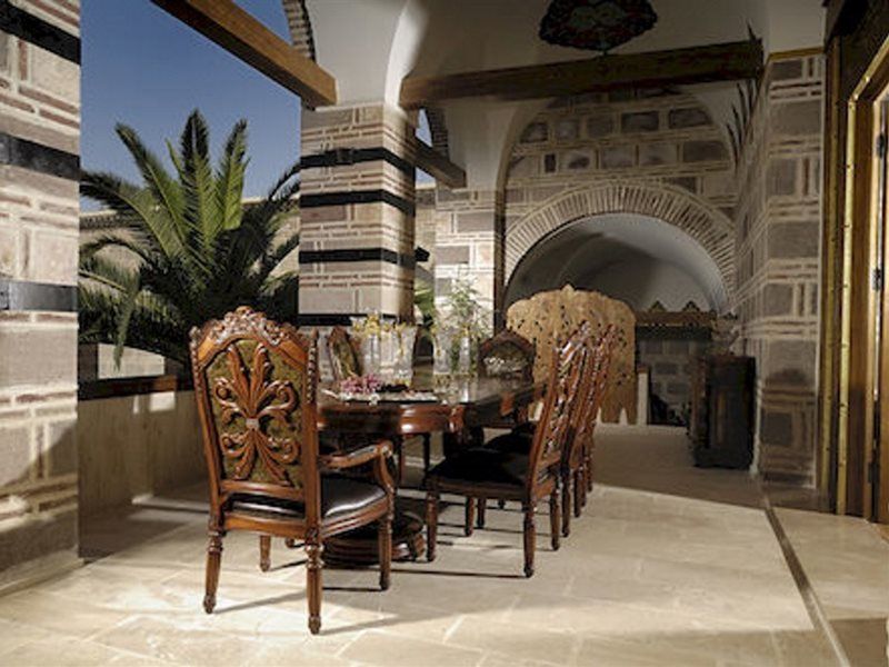 Cesme Kanuni Kervansaray Historical Hotel Экстерьер фото