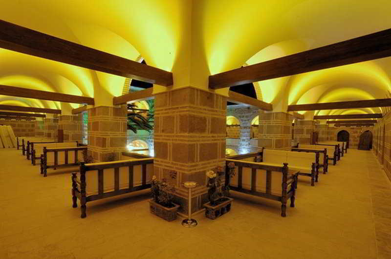 Cesme Kanuni Kervansaray Historical Hotel Экстерьер фото
